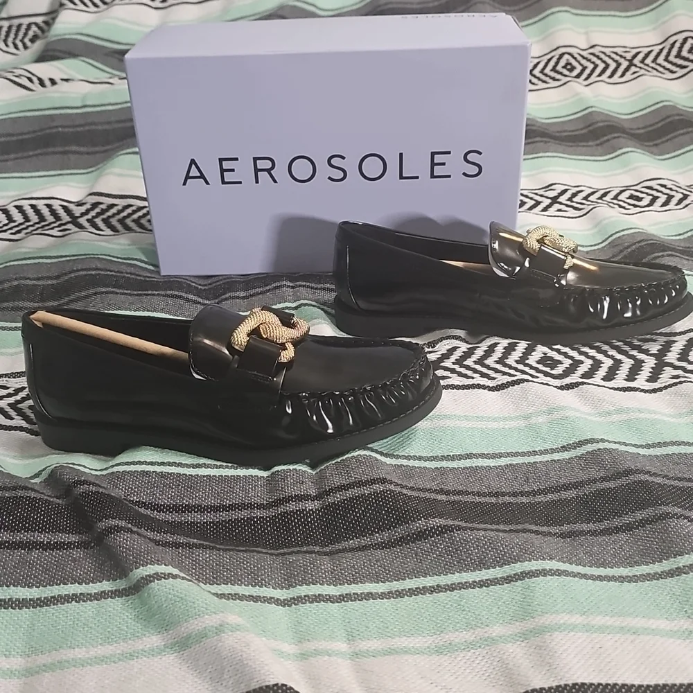Aerosoles Soulmate Women's Loafers In Black With Gold Serpant Buckle Size 7M NEW
